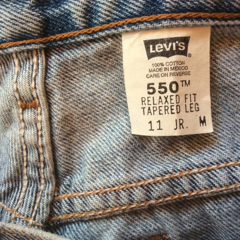 Vintage Levis Size 11 JR Medium 550 Relaxed Tapered Leg Jeans Light Wash Denim - Picture 5 of 6